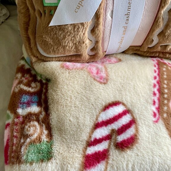 NEW WITH TAGS Cupcakes & Cashmere Faux Fur Gingerbread House Blanket & Pillow - Picture 2 of 4
